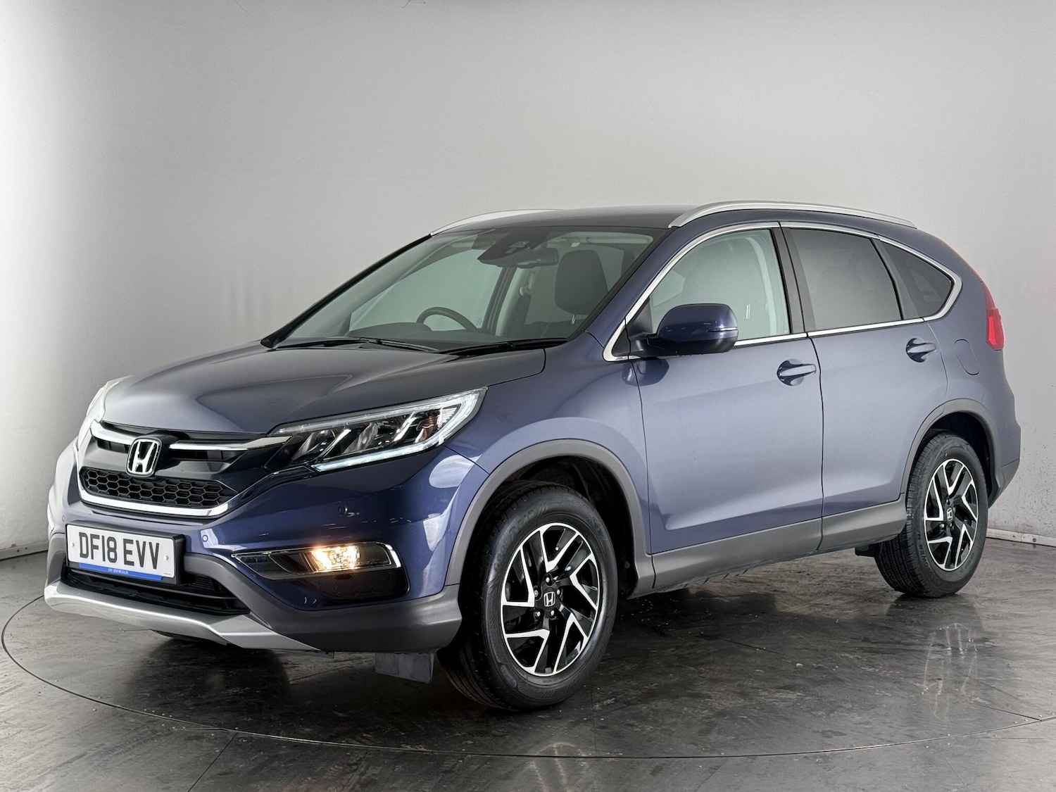 Used Honda CR-V 2018 for sale - 77242928: Photo 2