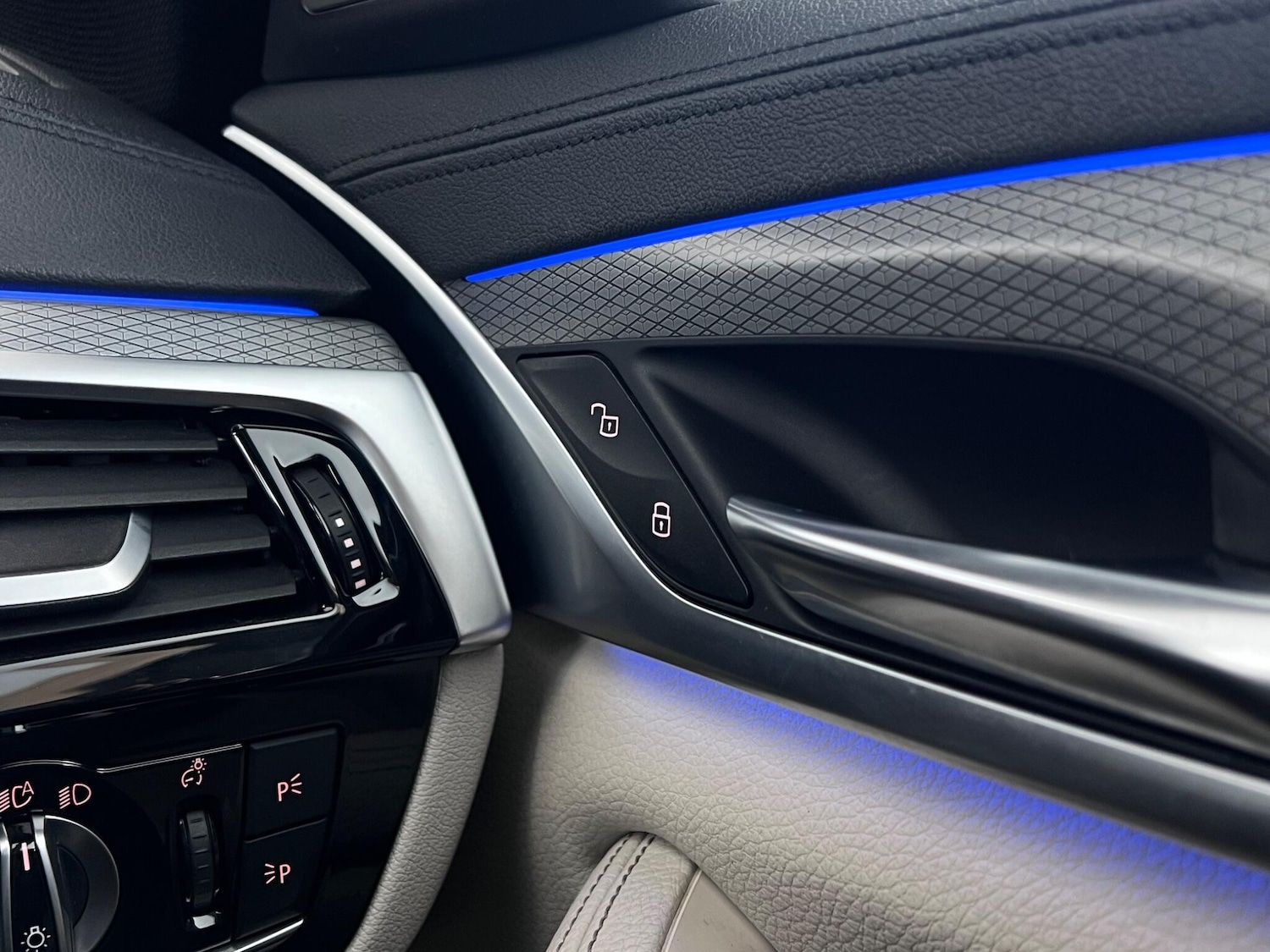 Used BMW 5 Series 2017 for sale - 78148376: Photo 41