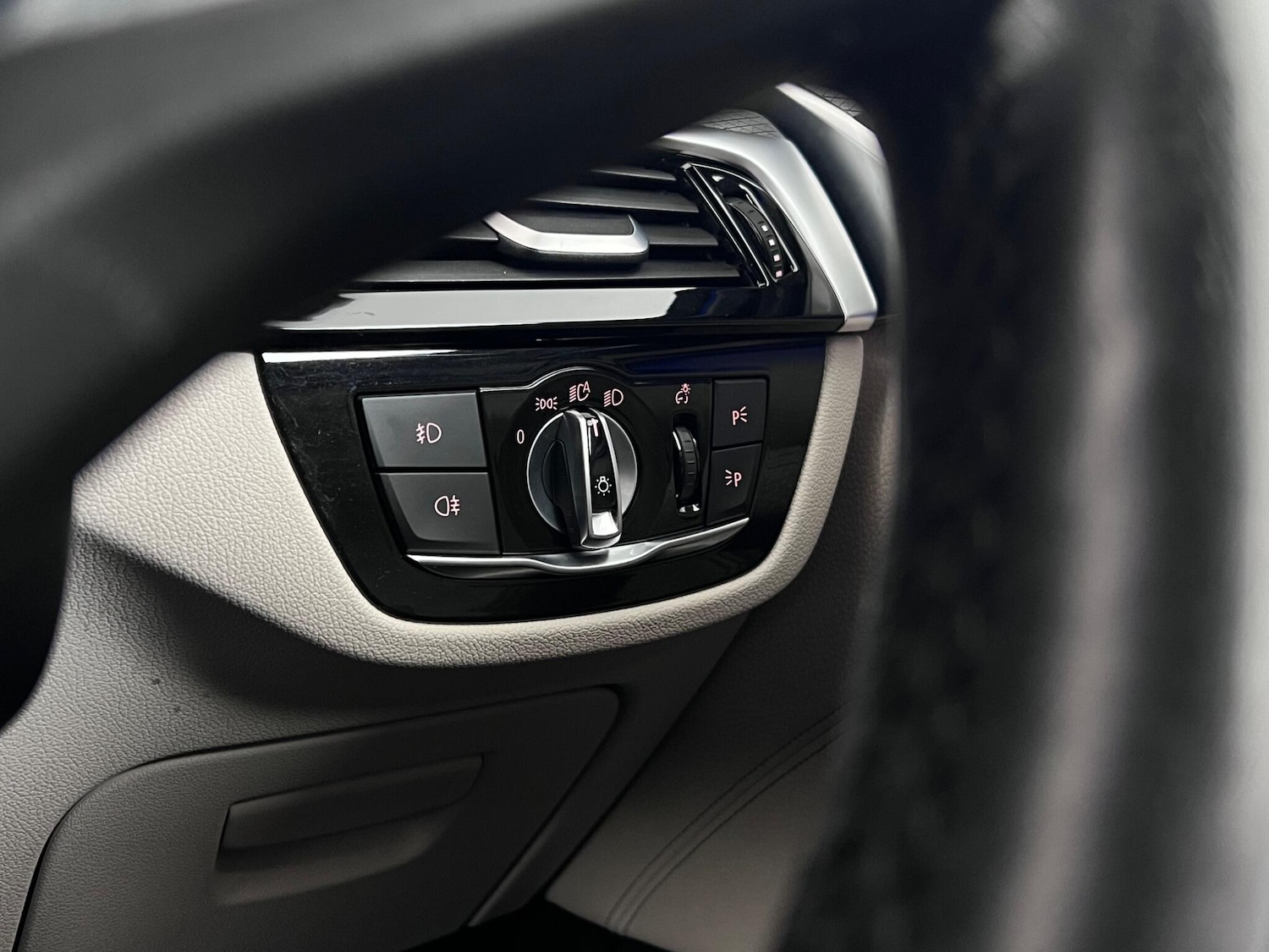 Used BMW 5 Series 2017 for sale - 78148376: Photo 42