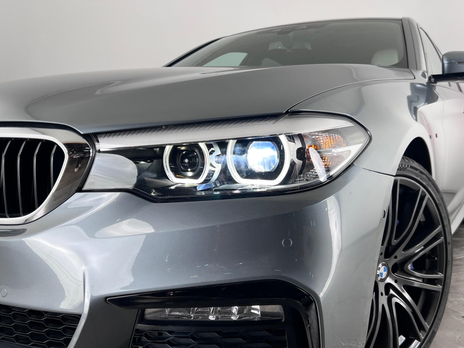 Used BMW 5 Series 2017 for sale - 78148376: Photo 45