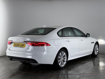 Used Jaguar XF 2018 for sale - 78237074: Photo