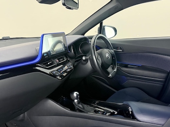 Used Toyota C-HR 2017 for sale - 78734099: Photo