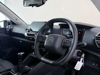 Used Citroen C4 2023 for sale - 79039519: Photo