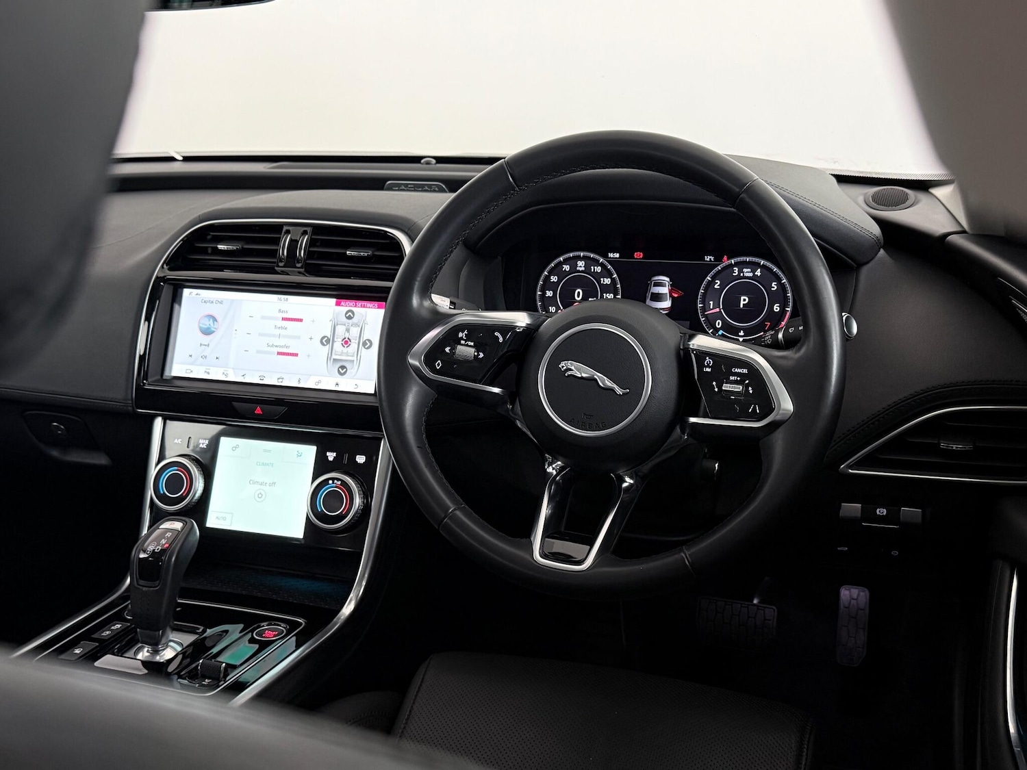 Used Jaguar XE 2019 for sale - 77183078: Photo 16