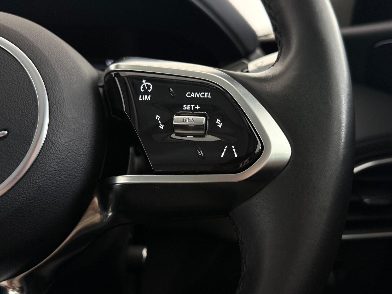 Used Jaguar XE 2019 for sale - 77183078: Photo 18