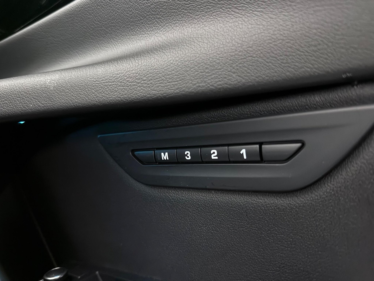 Used Jaguar XE 2019 for sale - 77183078: Photo 19