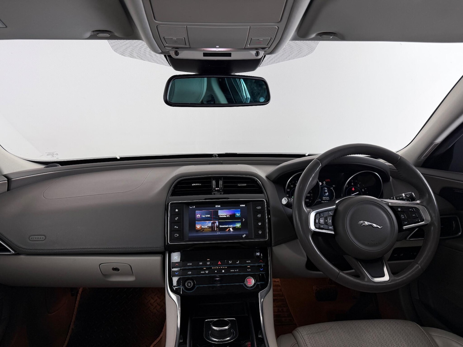 Used Jaguar XE 2017 for sale - 77259680: Photo 14