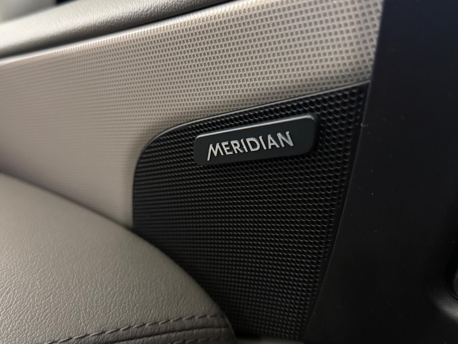 Used Jaguar XE 2017 for sale - 77259680: Photo 21