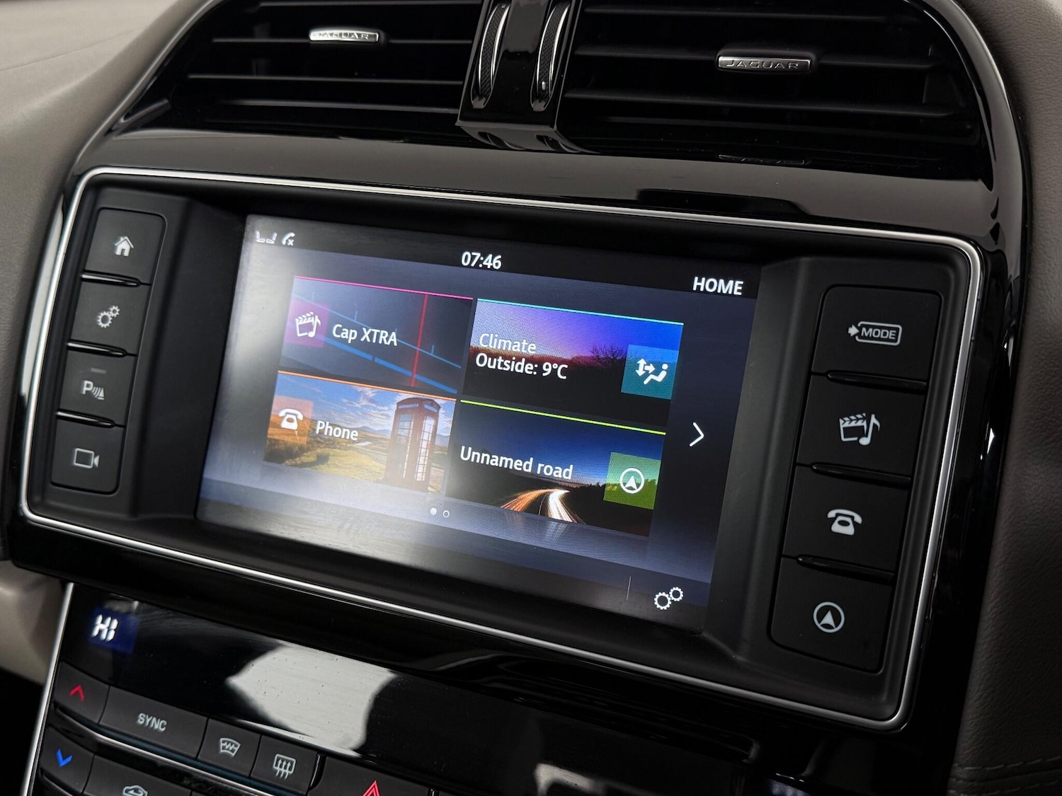 Used Jaguar XE 2017 for sale - 77259680: Photo 22