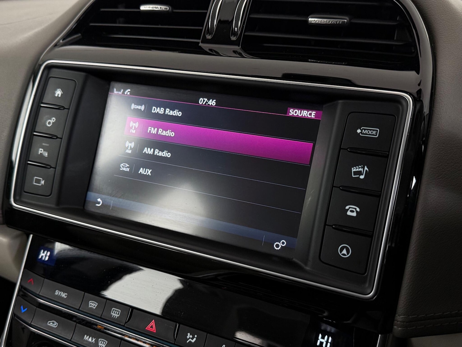 Used Jaguar XE 2017 for sale - 77259680: Photo 23