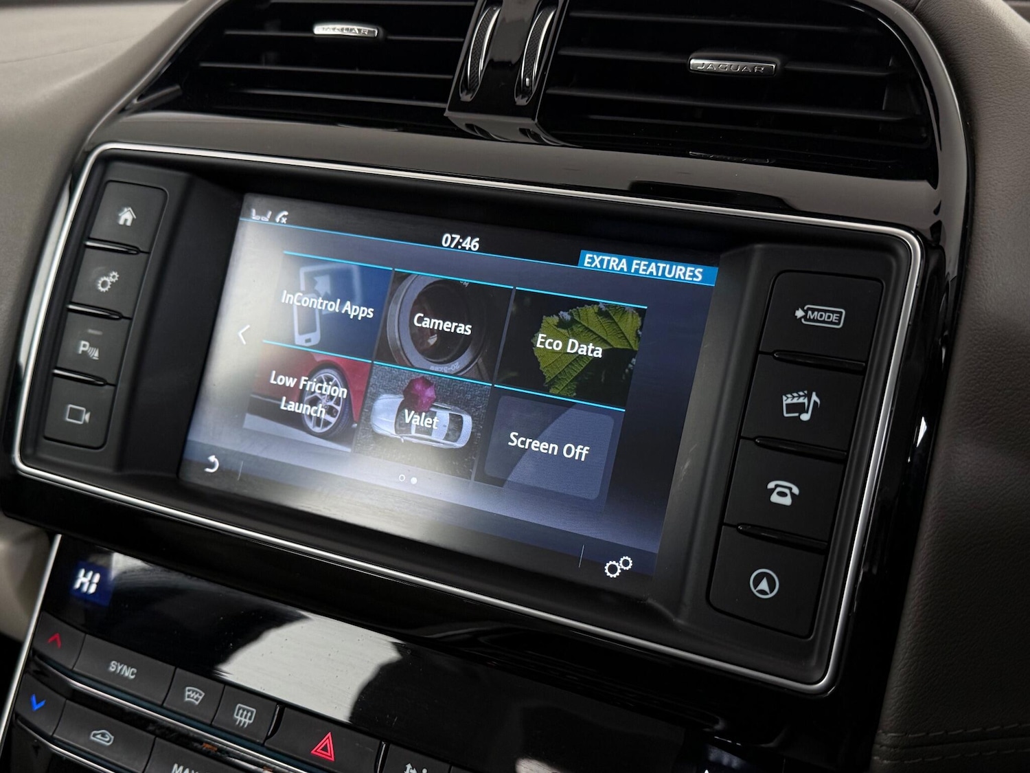 Used Jaguar XE 2017 for sale - 77259680: Photo 24