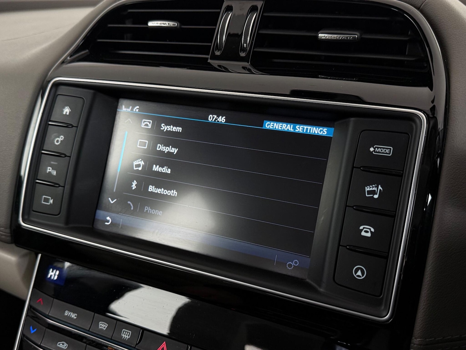 Used Jaguar XE 2017 for sale - 77259680: Photo 25