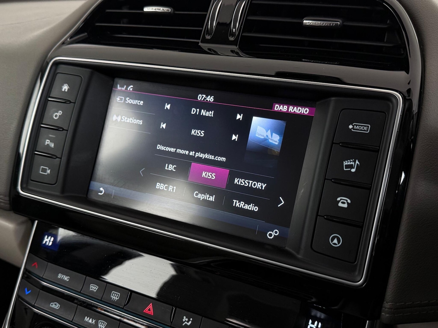 Used Jaguar XE 2017 for sale - 77259680: Photo 28