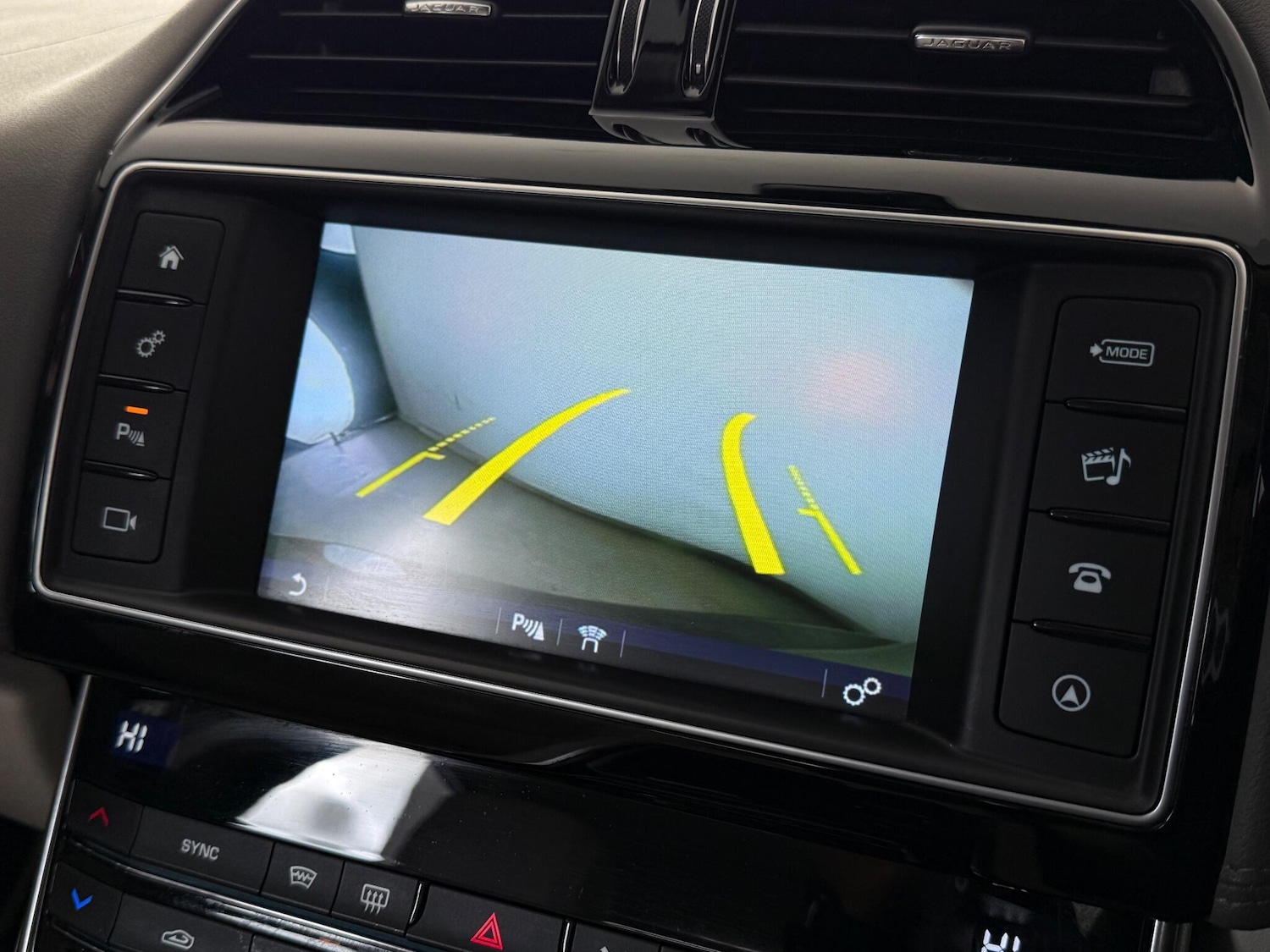 Used Jaguar XE 2017 for sale - 77259680: Photo 29