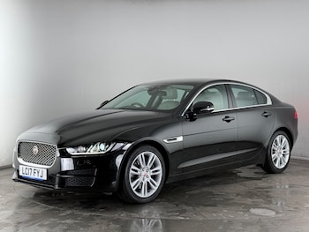 Used Jaguar XE 2017 for sale - 77259680: Photo