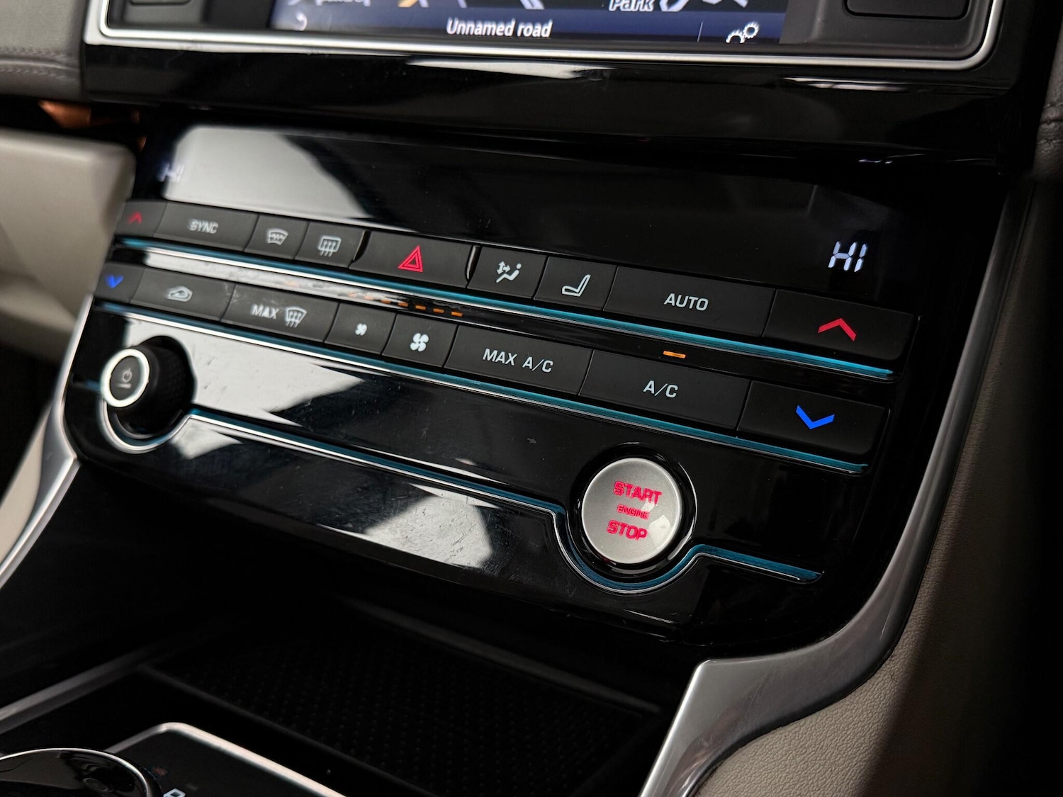 Used Jaguar XE 2017 for sale - 77259680: Photo 30