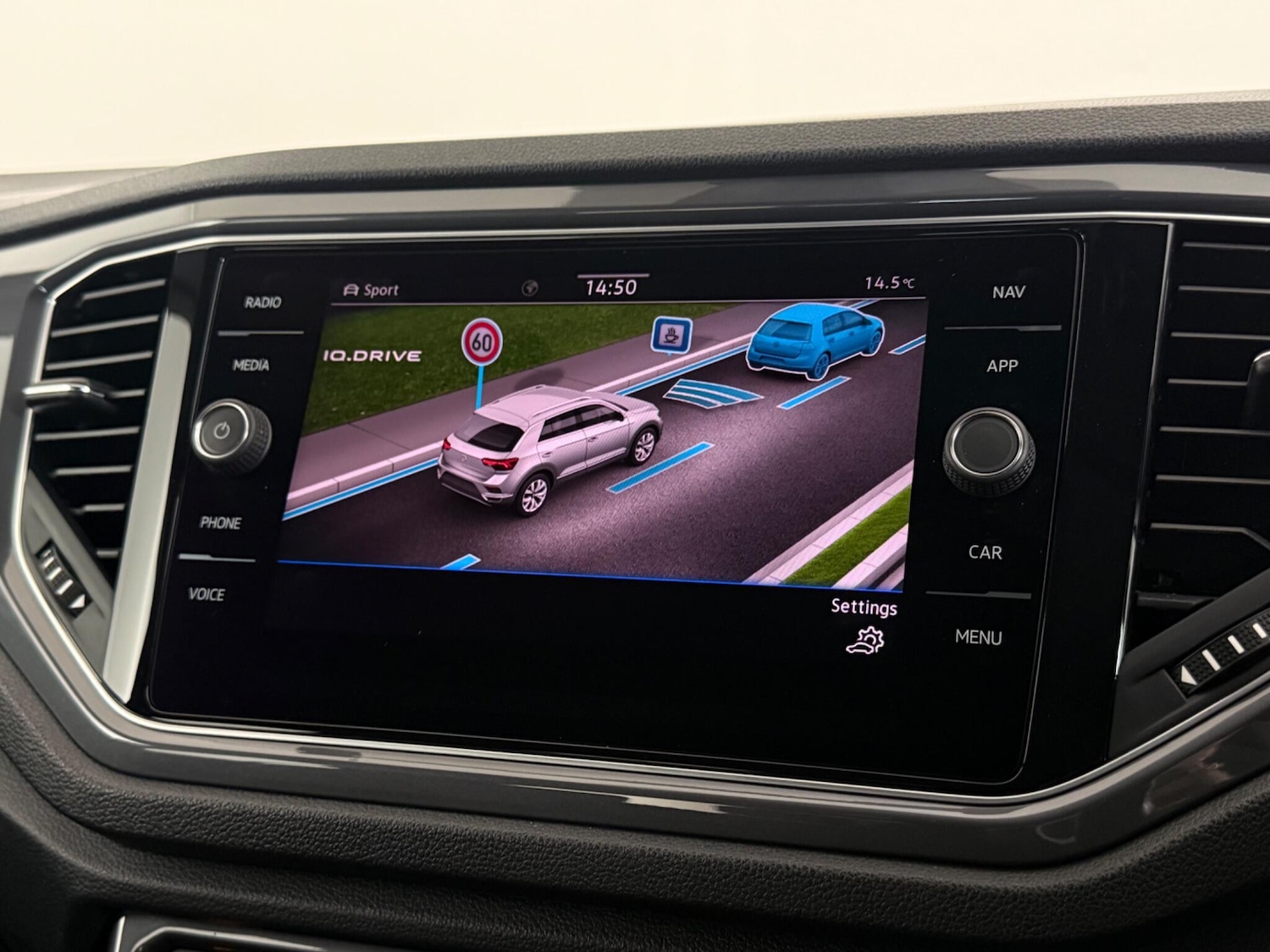 Used Volkswagen T-Roc 2021 for sale - 77511517: Photo 32