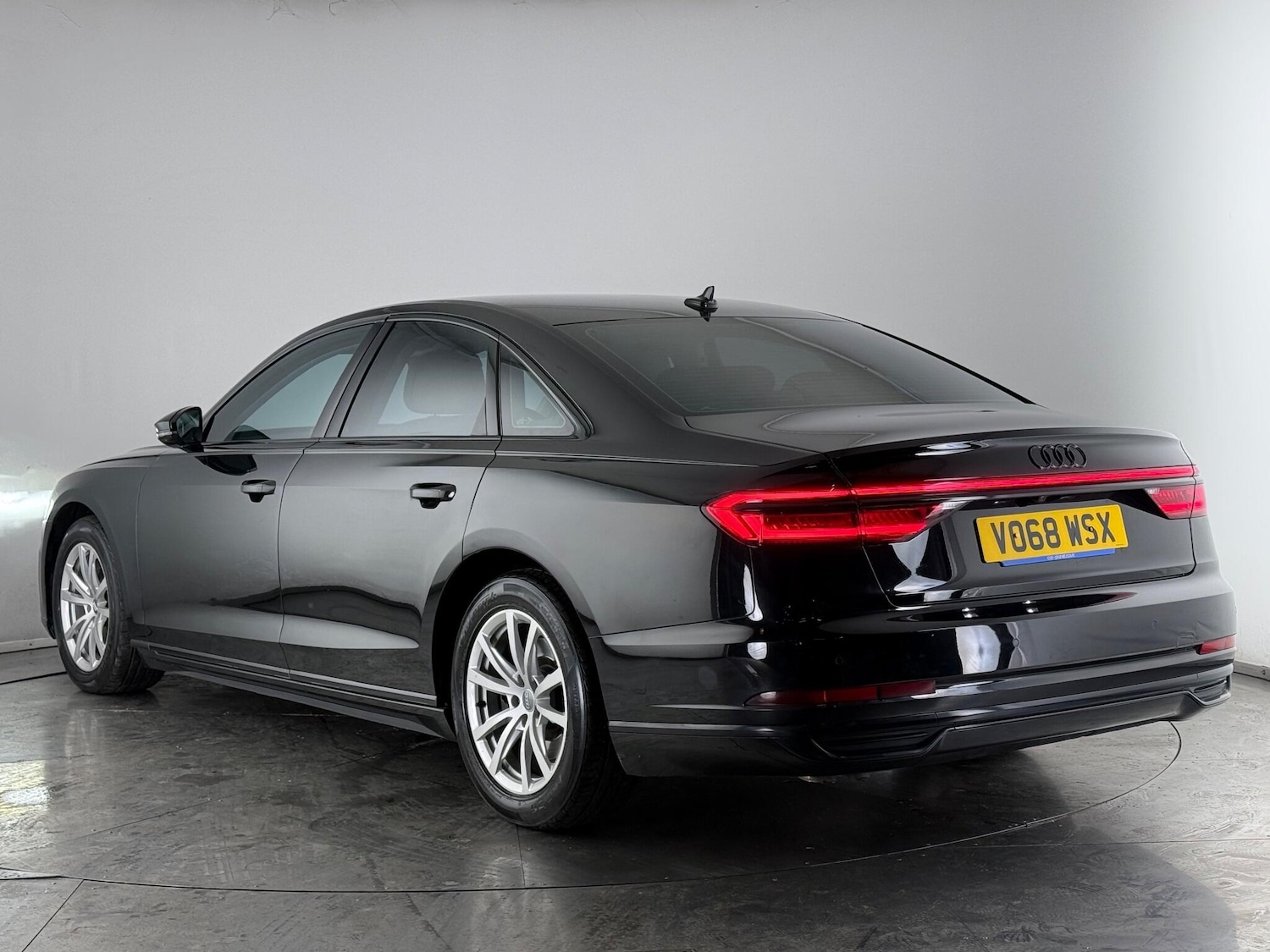 Used Audi A8 2018 for sale - 77182777: Photo 4