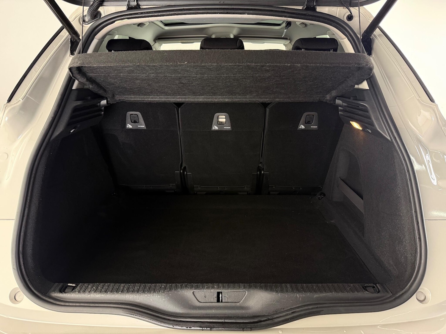 Used Citroen C4 2019 for sale - 76466990: Photo 12