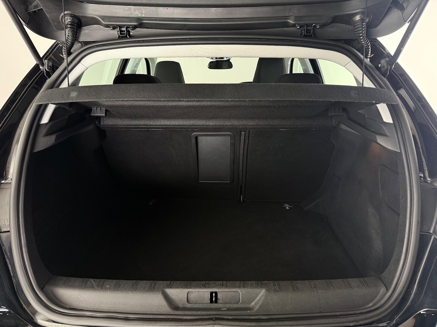 Used Peugeot 308 2018 for sale - 76975956: Photo 12