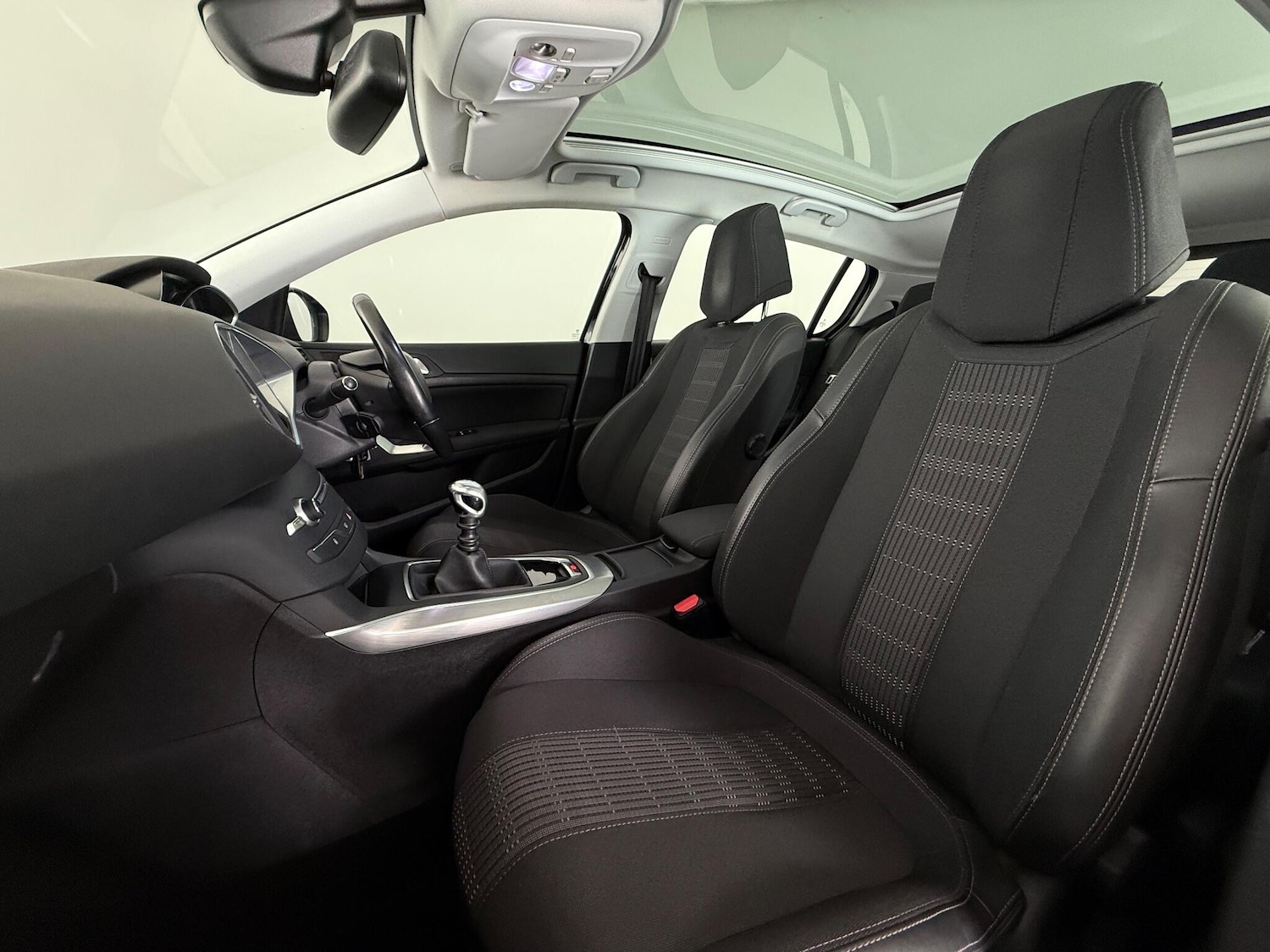 Used Peugeot 308 2018 for sale - 76975956: Photo 15