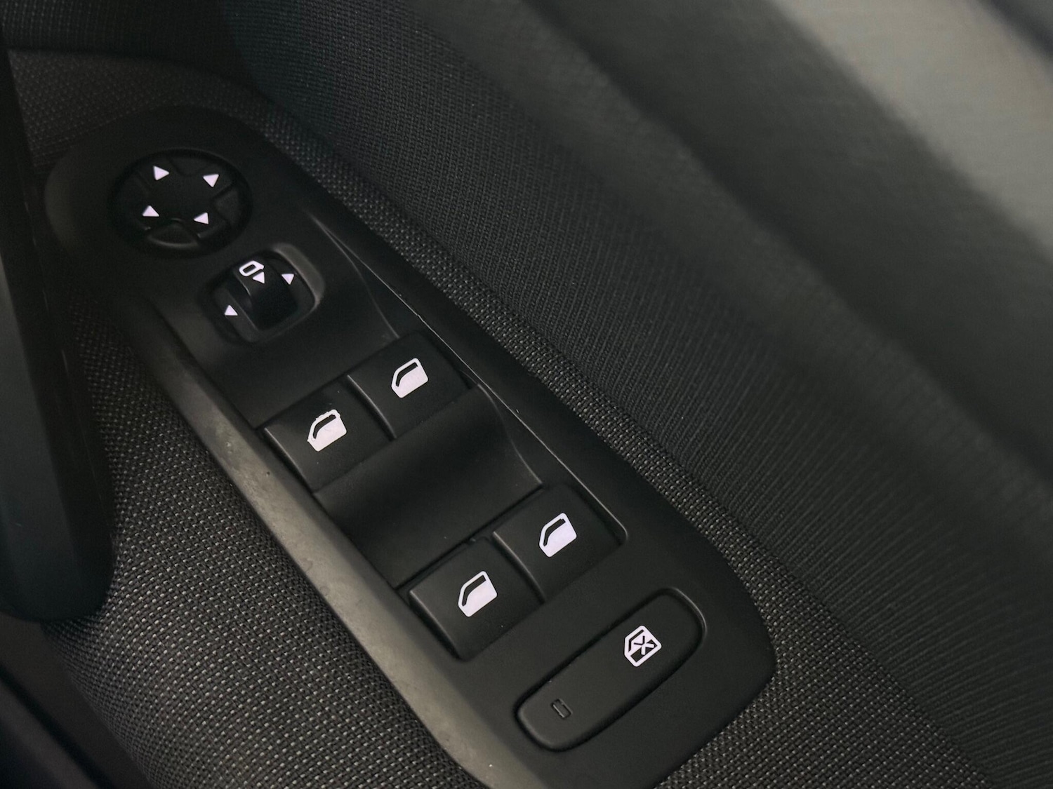 Used Peugeot 308 2018 for sale - 76975956: Photo 37