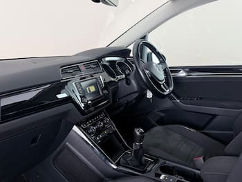 Used Volkswagen Touran 2017 for sale - 79658491: Photo