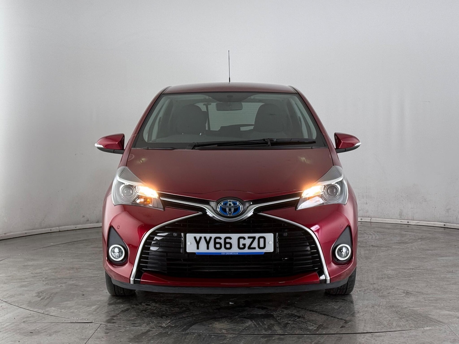 Used Toyota Yaris 2016 for sale - 77246859: Photo 2