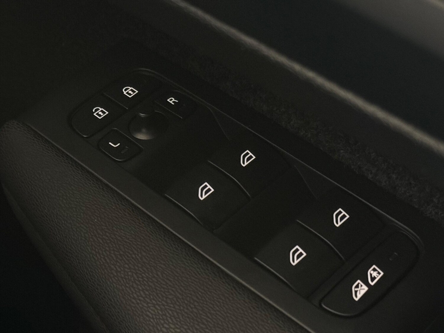 Used Volvo XC40 2022 for sale - 77724306: Photo 29