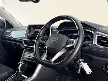Used Volkswagen T-Roc 2023 for sale - 79202761: Photo