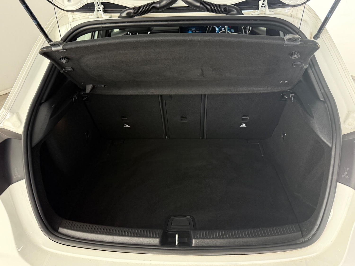 Used Mercedes-Benz A-Class 2018 for sale - 76549848: Photo 11