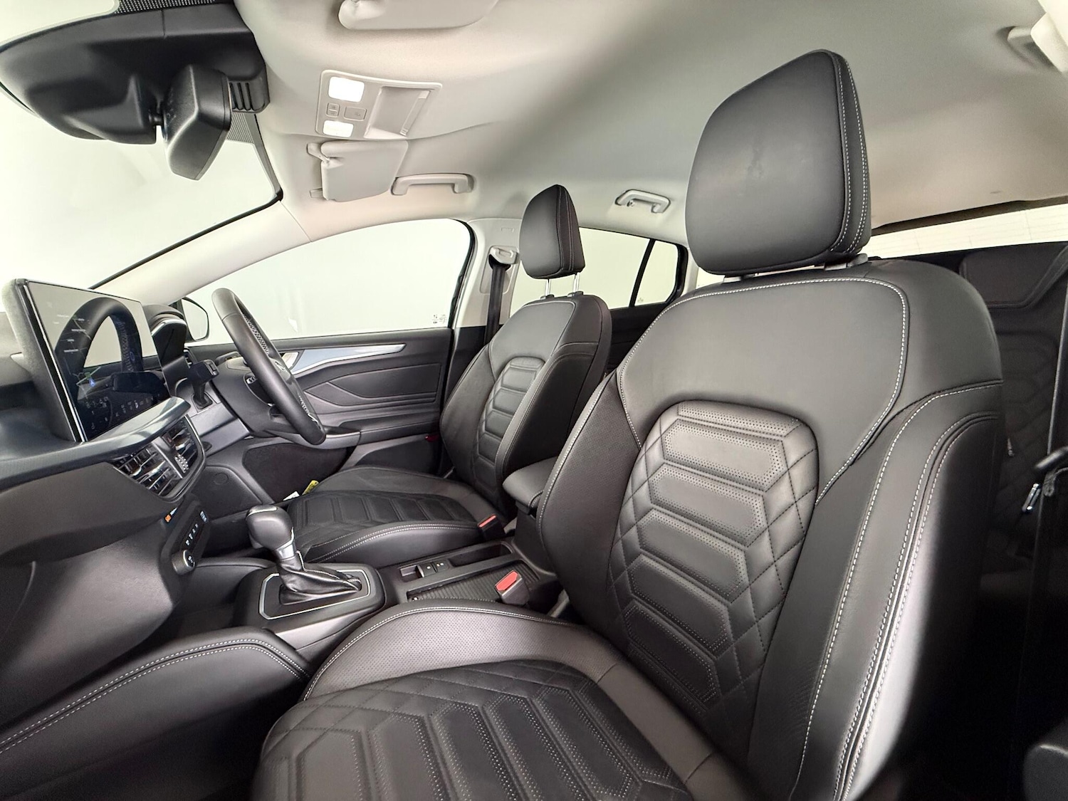 Used Ford Focus 2022 for sale - 76688566: Photo 16