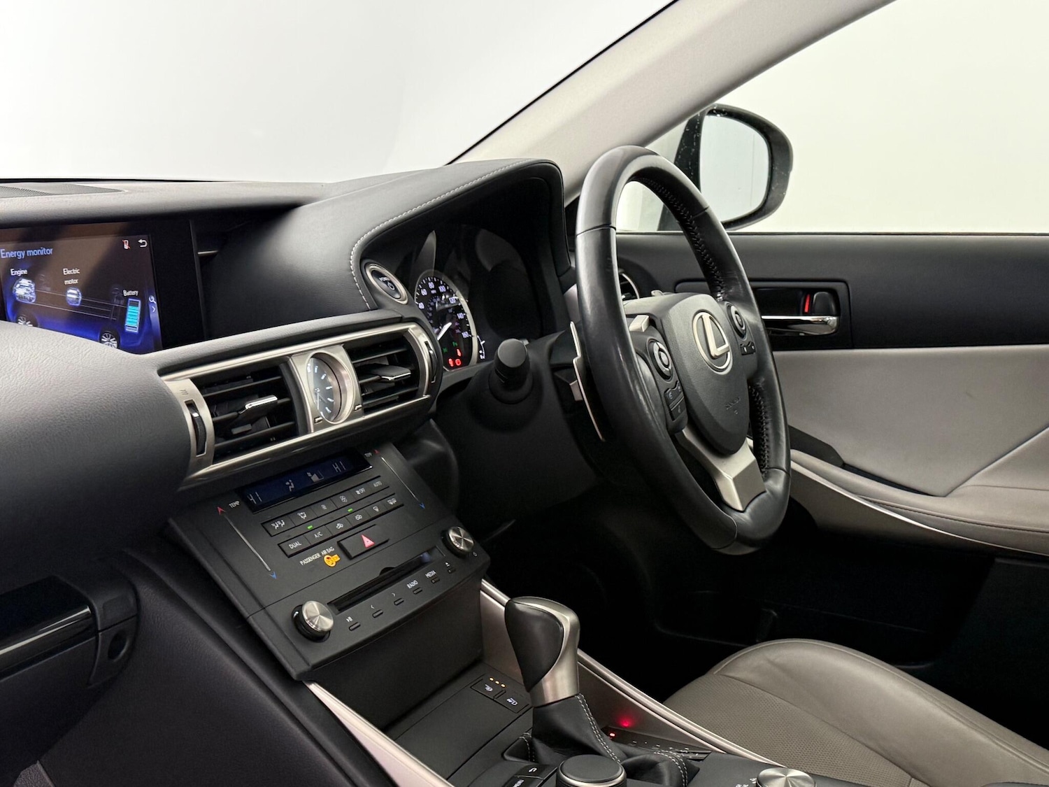 Used Lexus IS 2016 for sale - 77259949: Photo 15