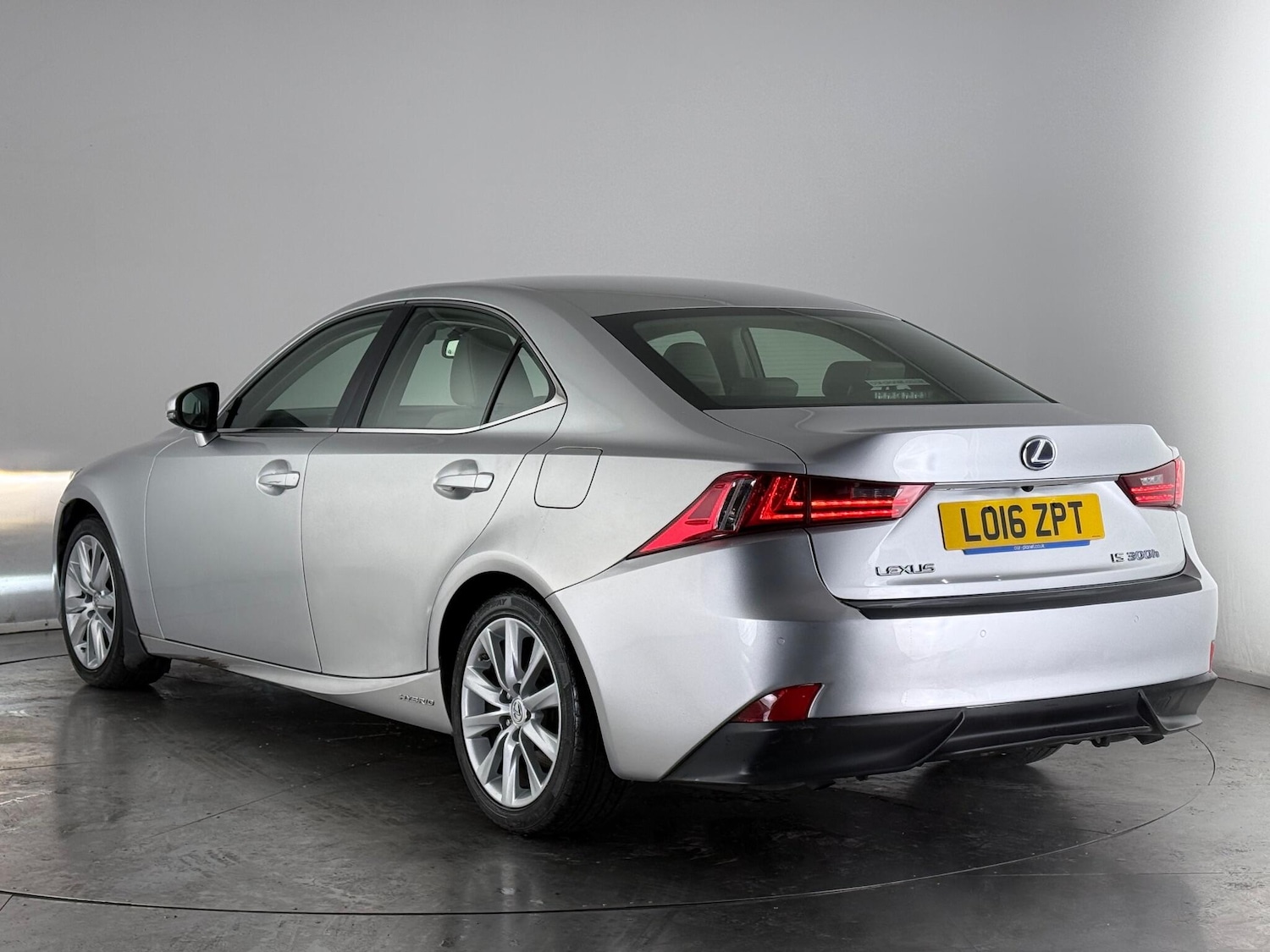 Used Lexus IS 2016 for sale - 77259949: Photo 4