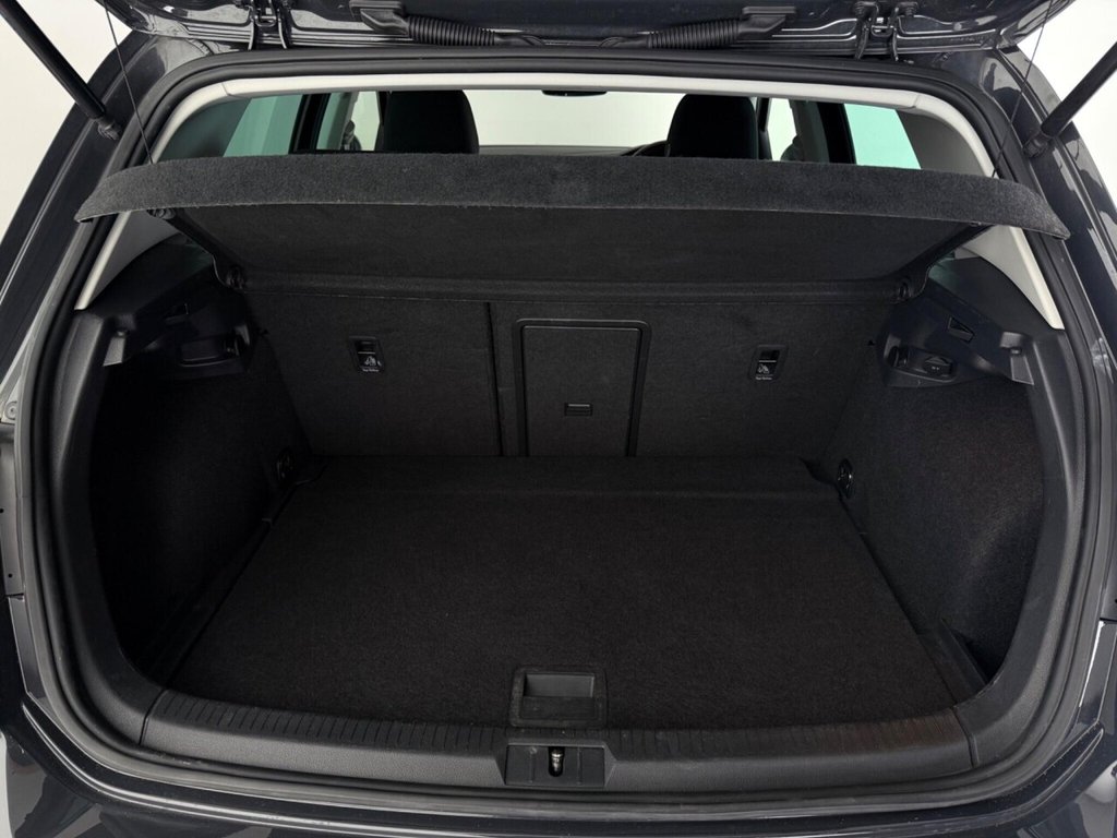 Used Volkswagen Golf 2018 for sale - 75929645: Photo 13