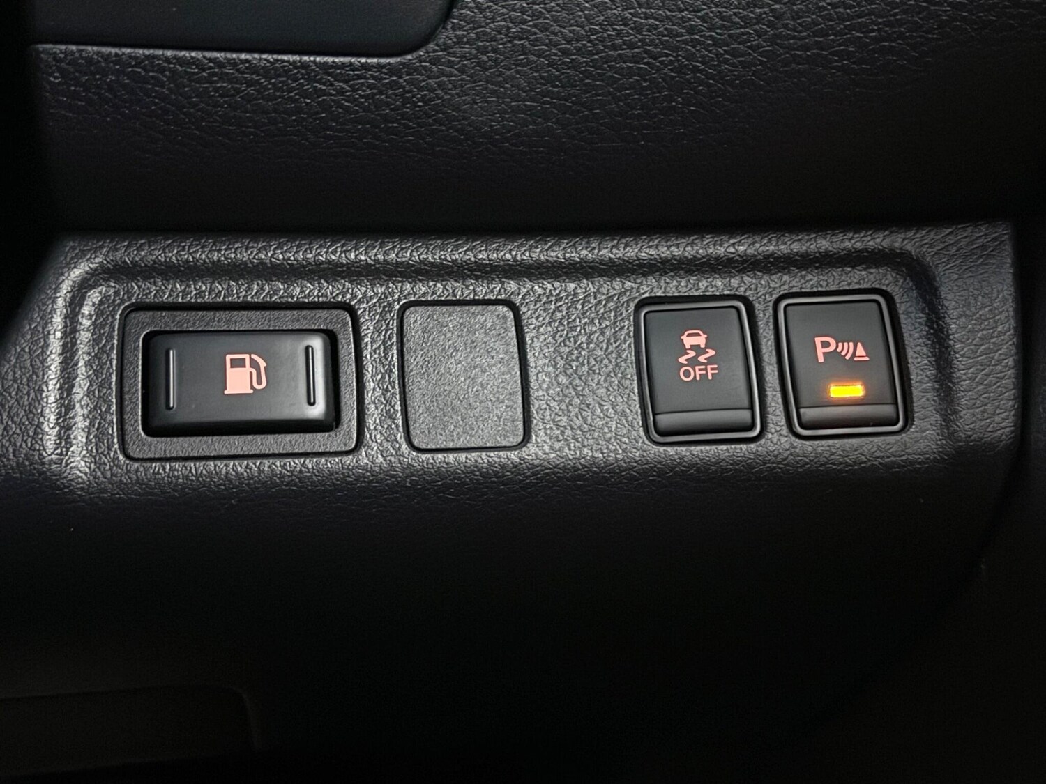 Used Nissan Navara 2017 for sale - 77940871: Photo 22