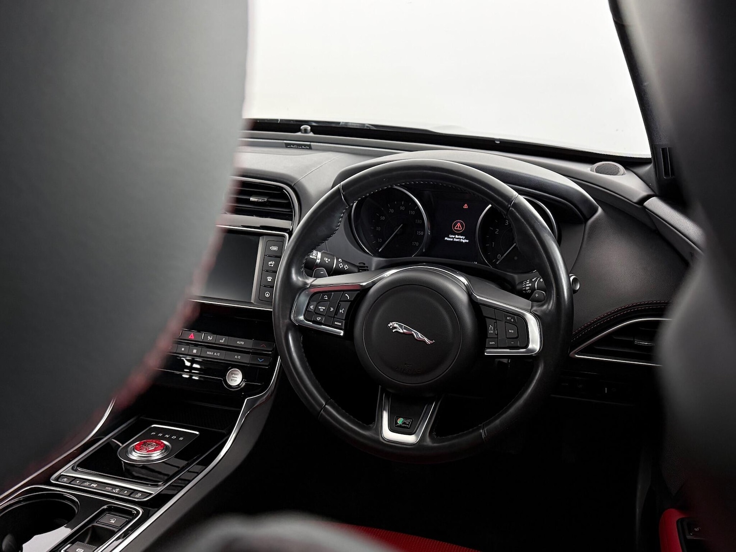 Used Jaguar XE 2016 for sale - 77082145: Photo 19