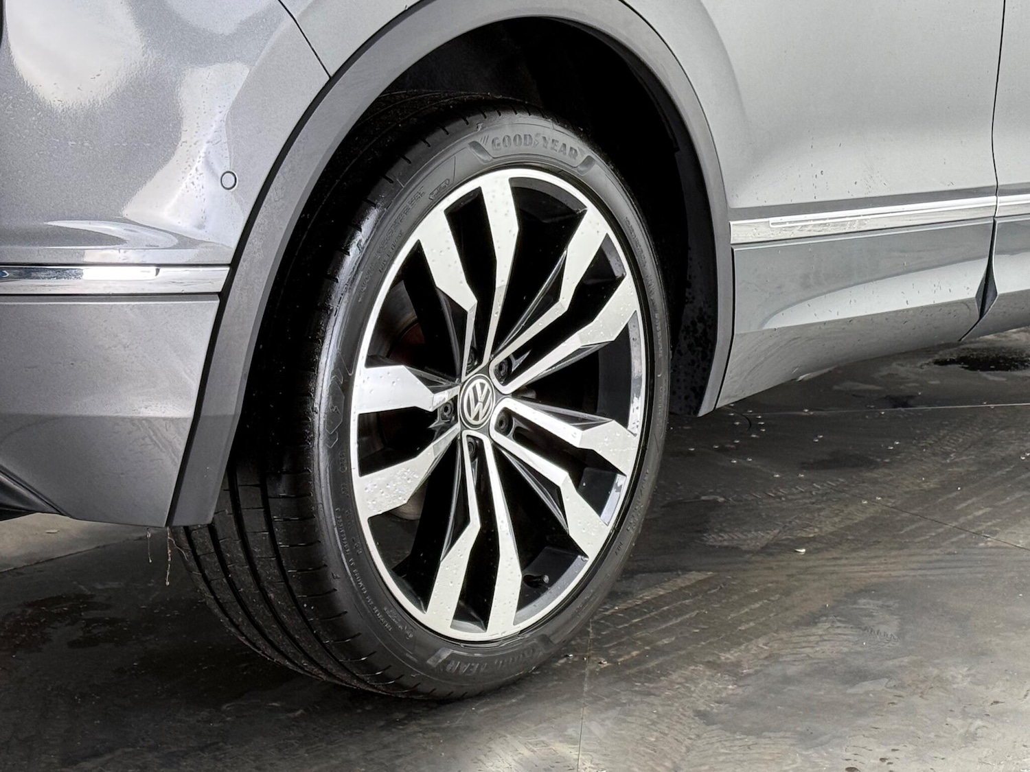 Used Volkswagen Tiguan 2019 for sale - 77183075: Photo 9