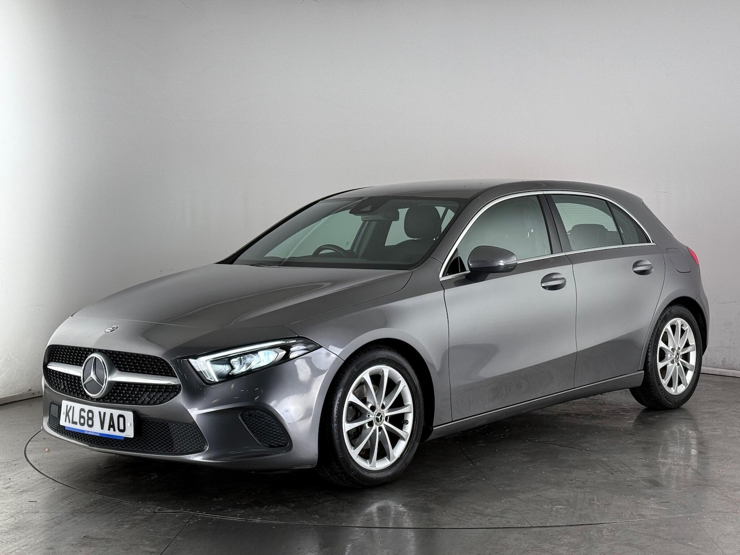 Used Mercedes-Benz A-Class 2019 for sale - 77182432: Photo 2