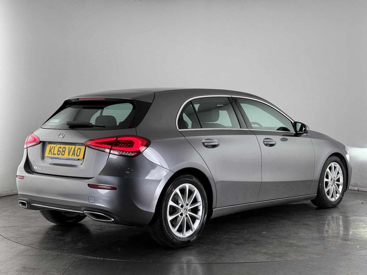 Used Mercedes-Benz A-Class 2019 for sale - 77182432: Photo 3