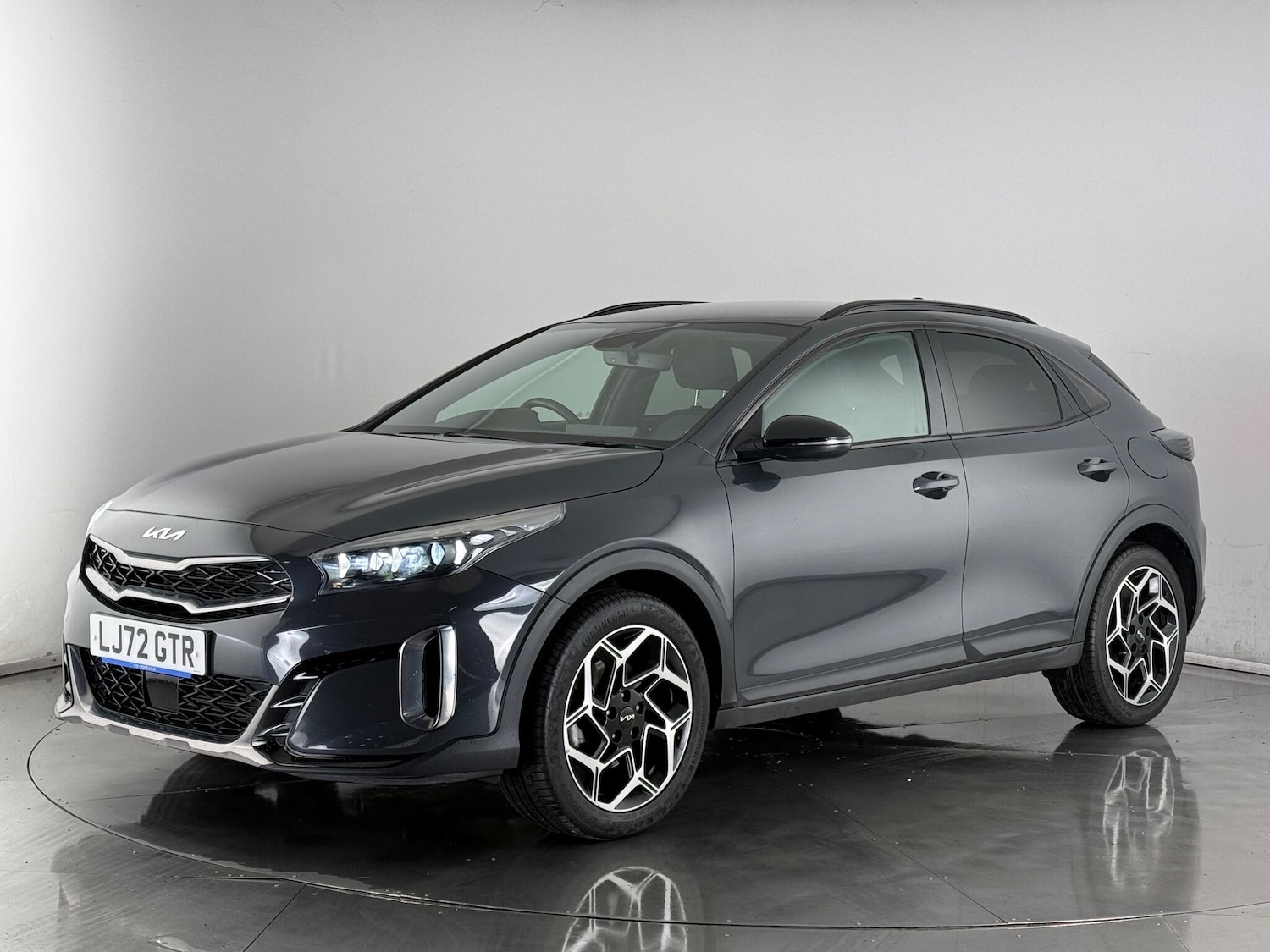 Used Kia XCeed 2023 for sale - 77183033: Photo 2