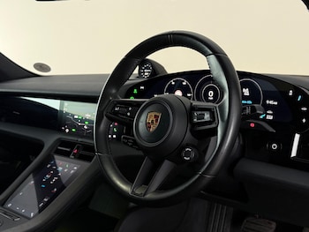 Used Porsche Taycan 2020 for sale - 79497325: Photo
