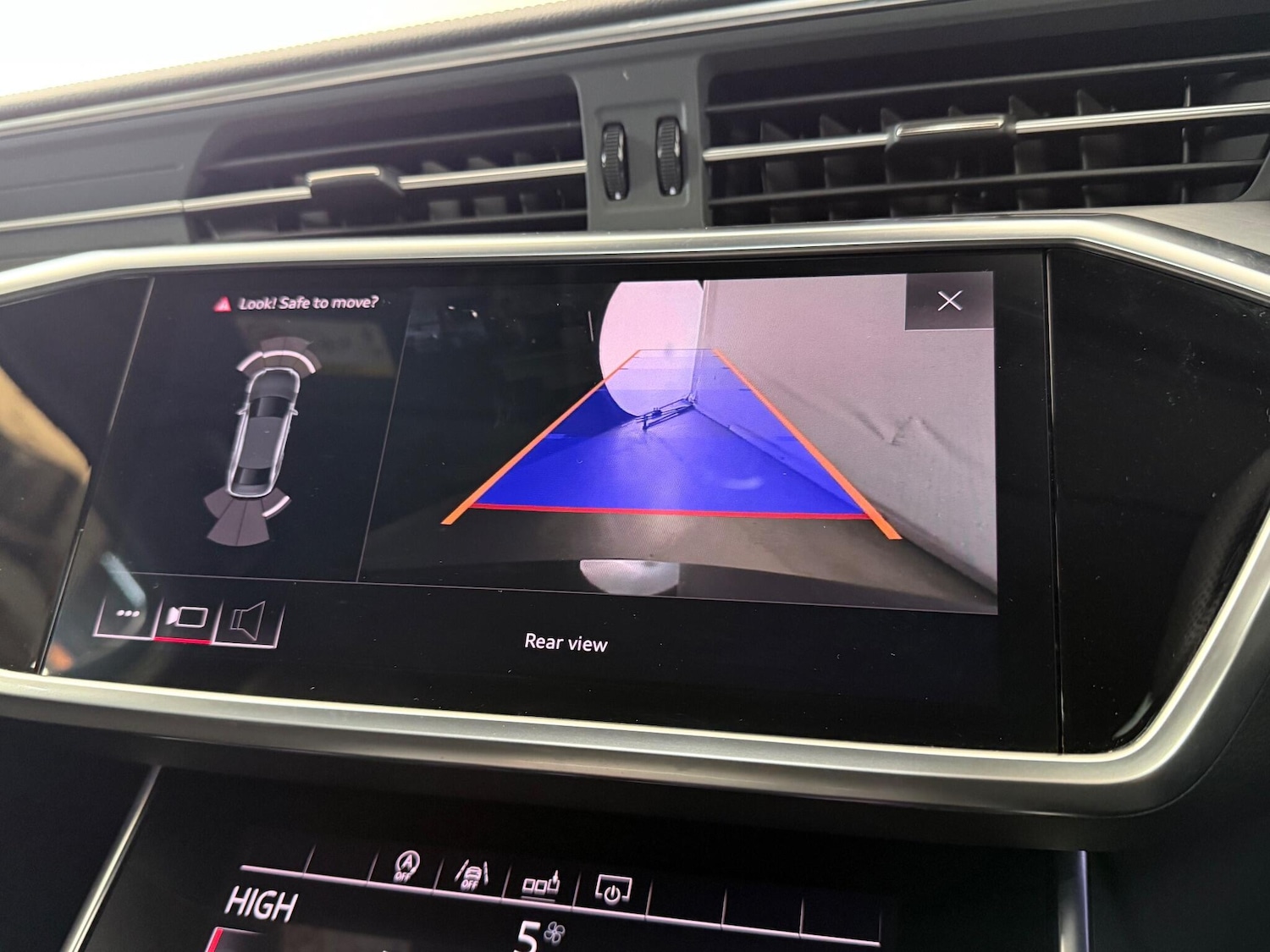 Used Audi A6 Saloon 2019 for sale - 77222000: Photo 32