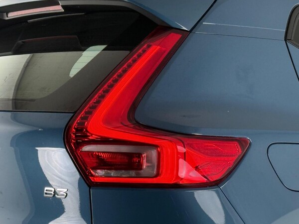 Used Volvo XC40 2023 for sale - 76216899: Photo 10