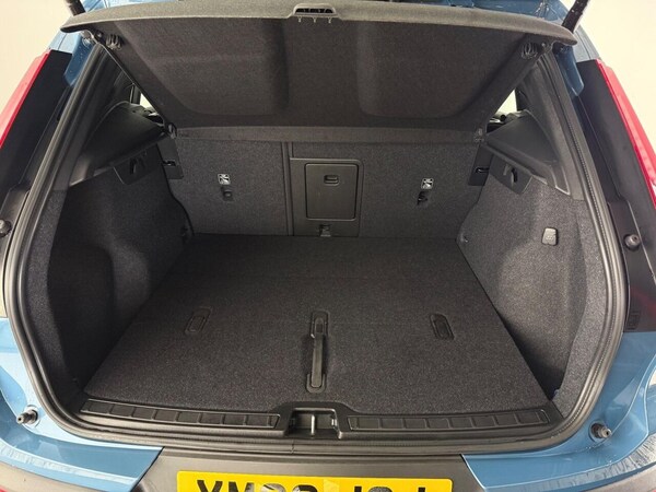 Used Volvo XC40 2023 for sale - 76216899: Photo 13