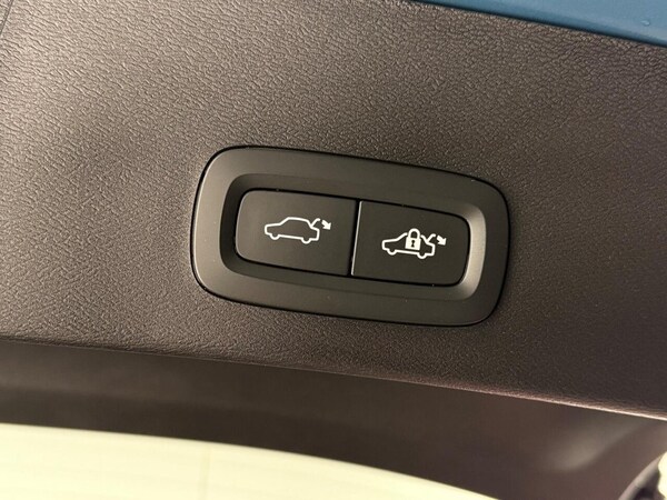 Used Volvo XC40 2023 for sale - 76216899: Photo 14