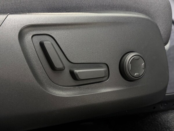 Used Volvo XC40 2023 for sale - 76216899: Photo 18