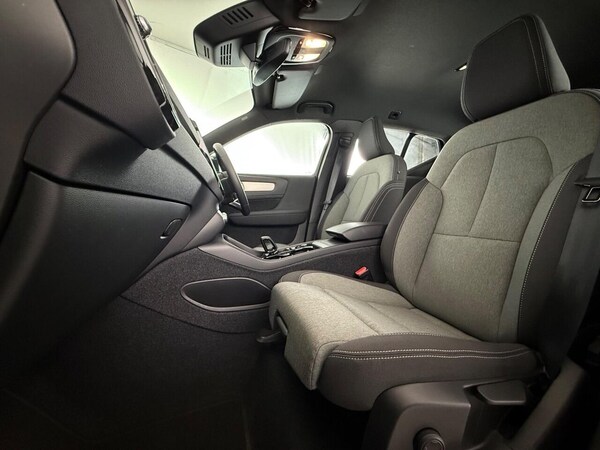 Used Volvo XC40 2023 for sale - 76216899: Photo 20