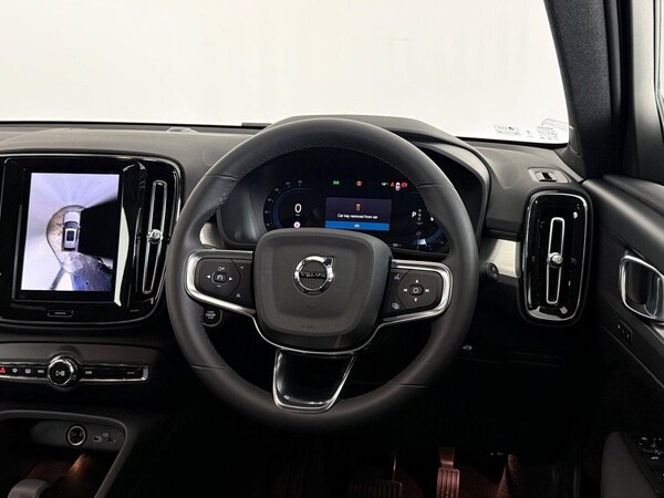 Used Volvo XC40 2023 for sale - 76216899: Photo 24