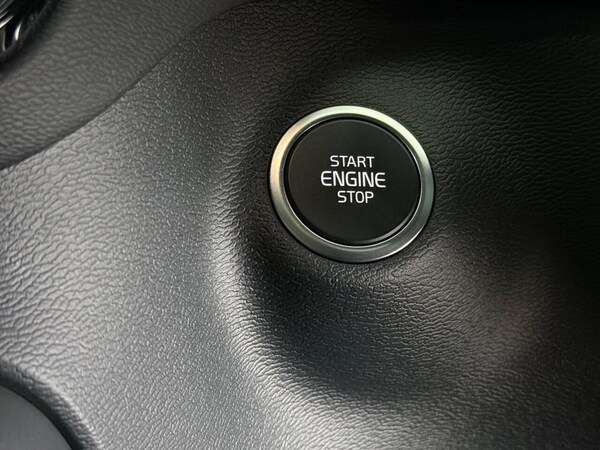 Used Volvo XC40 2023 for sale - 76216899: Photo 28